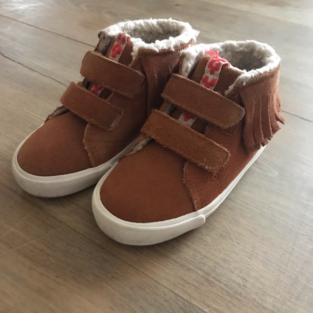 Toddler moc boots